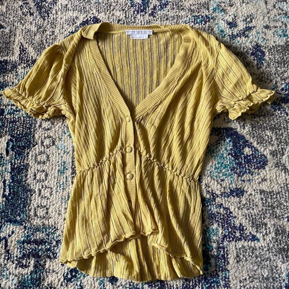 Y2K to the max size small Yellow and Gold Blouse - Picture 2 of 6